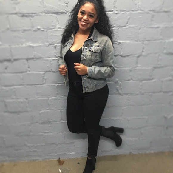 Meet your Posher, Lauren - Picture 7 of 7